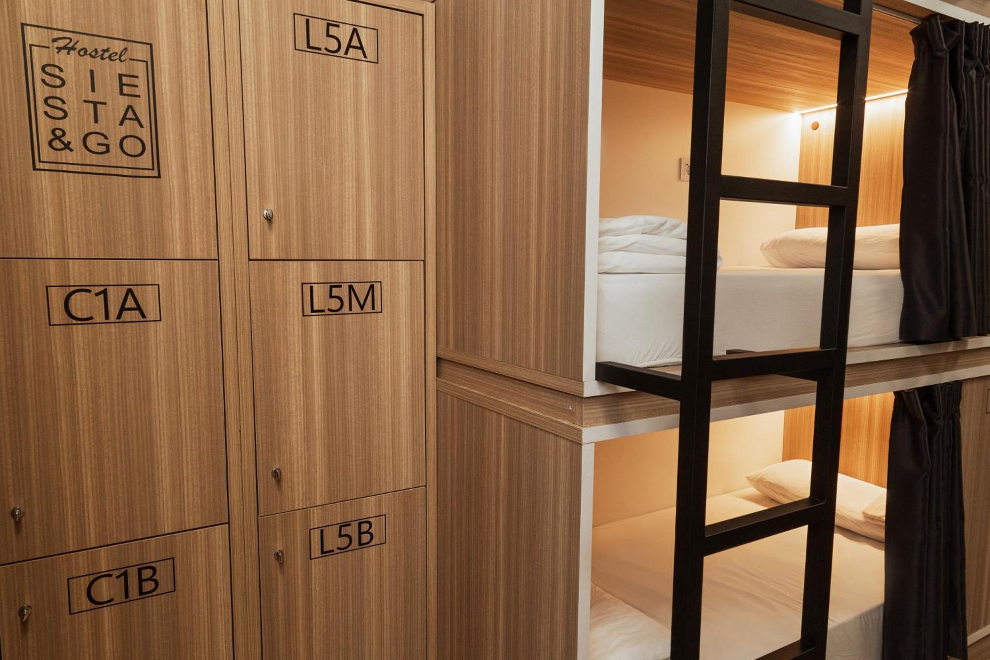 Hostal Siesta & Go Nuevos Ministerios マドリード エクステリア 写真